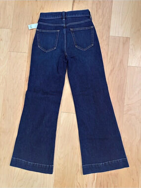 Gap Relaxed Flare High Rise High Rise Flare Jeans Waist 24 NWT